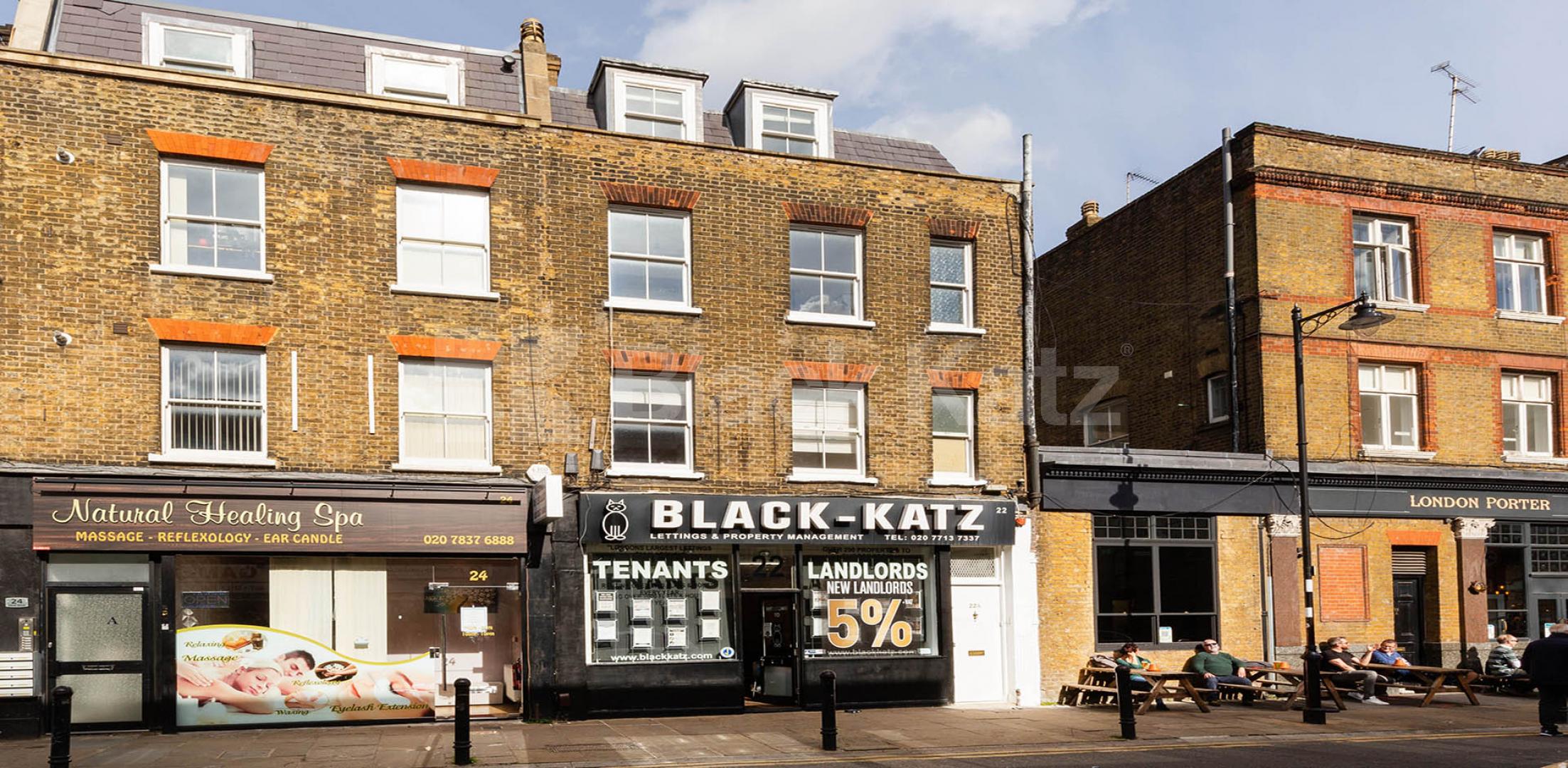 			SPLIT OVER 3 FLOORS, 2 Bedroom, 1 bath, 1 reception Maisonette			 Baron Street, ANGEL N1